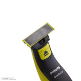 ماشین اصلاح موی صورت فیلیپس مدل QP2724/10 با قابلیت استفاده خشک و مرطوب، ضدآب، تیغه استیل ضدزنگ کربن ضدحساسیت، سیستم محافظت دوگانه، سه شانه 1، 3 و 5 میلیمتری، شارژ 8 ساعت و عمر تیغه 4 ماه